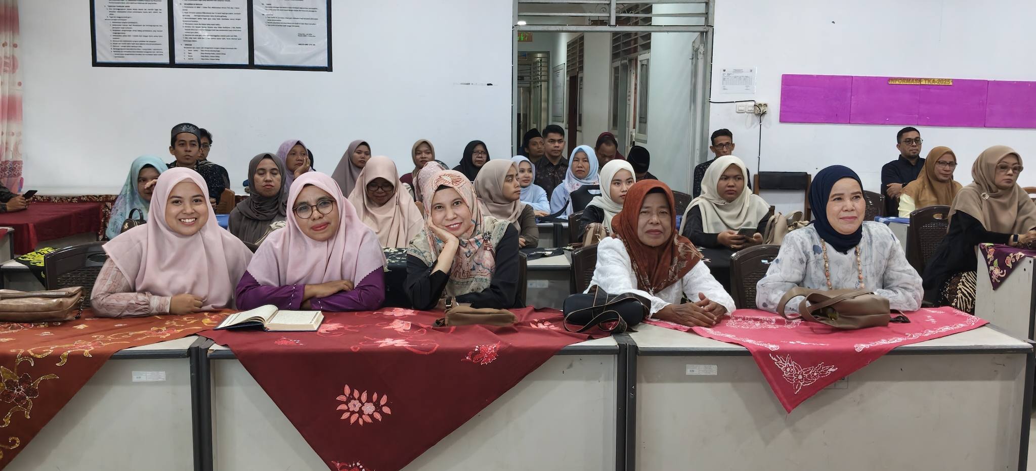 PIsah Sambut Kepala Sekolah