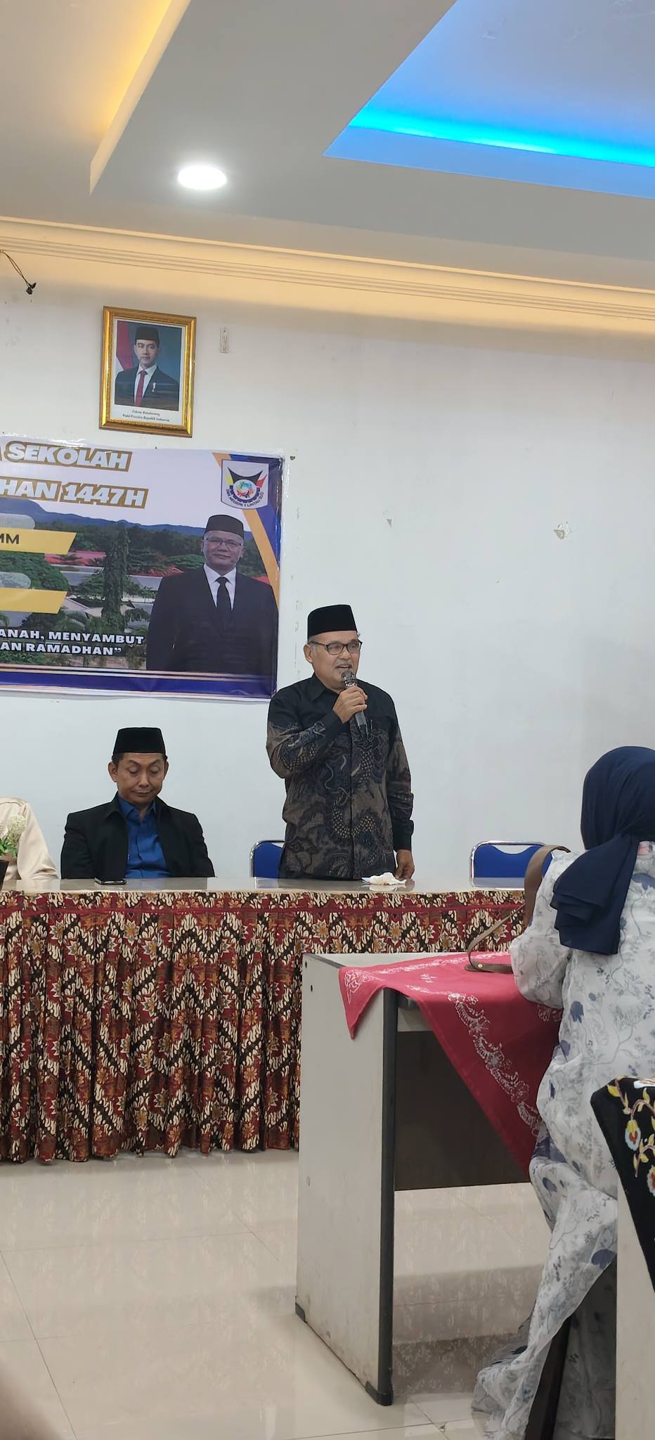 PIsah Sambut Kepala Sekolah