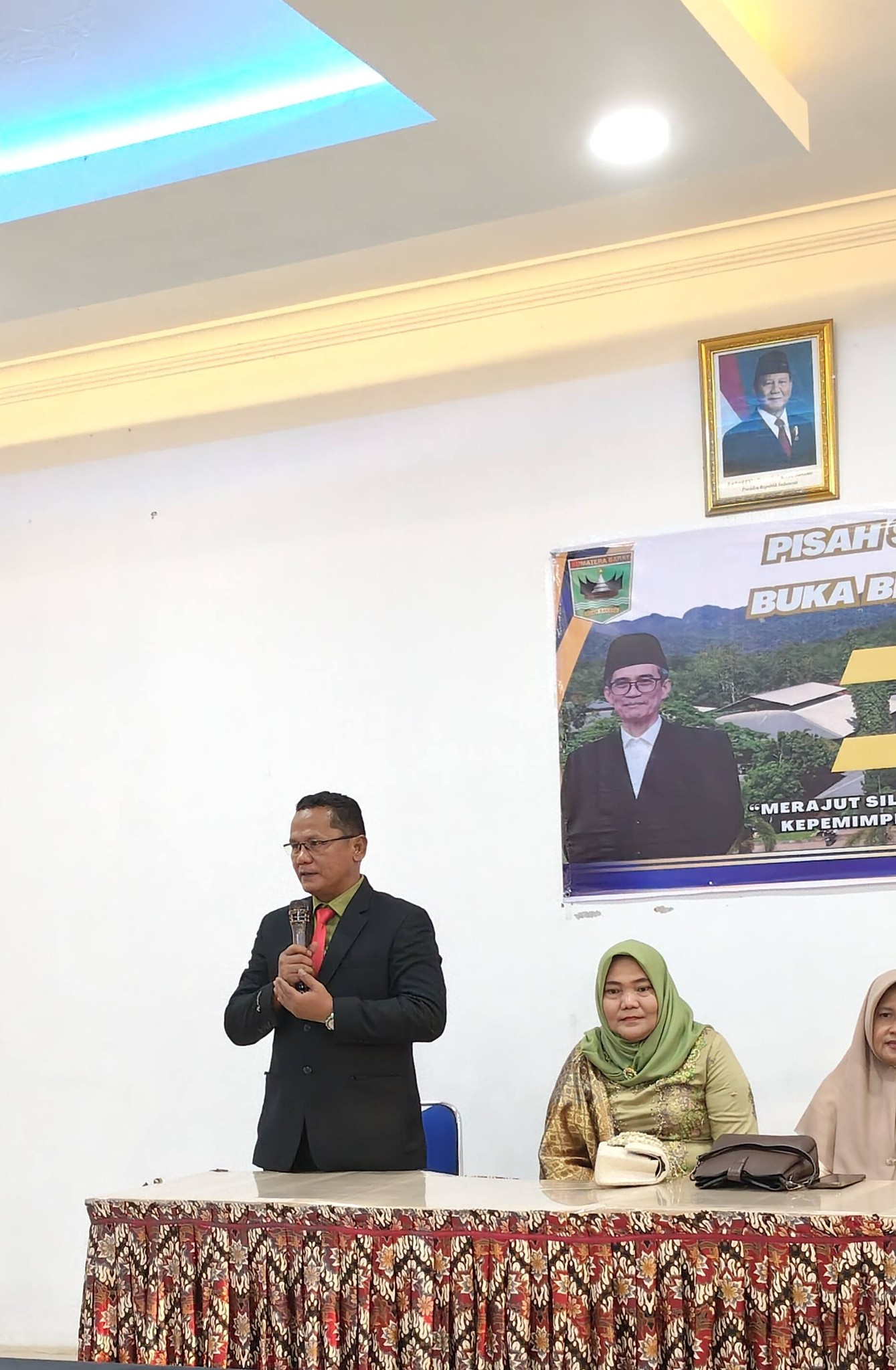 PIsah Sambut Kepala Sekolah