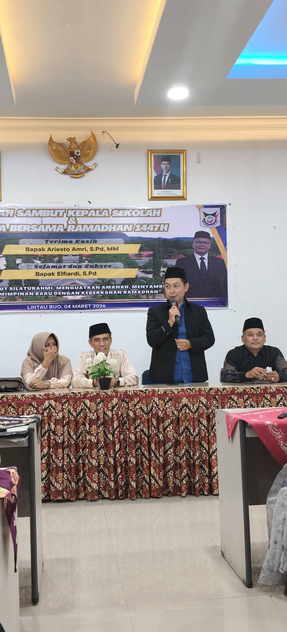 PIsah Sambut Kepala Sekolah