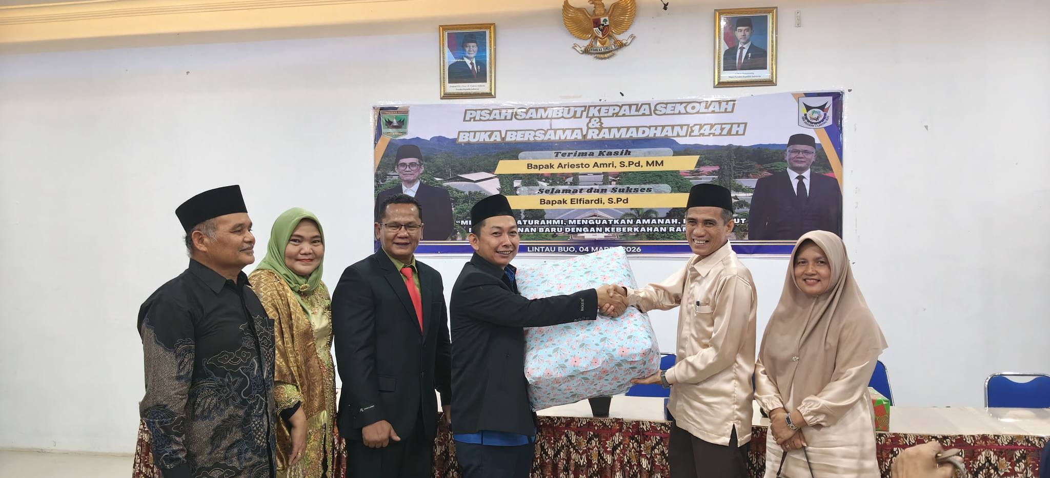 PIsah Sambut Kepala Sekolah