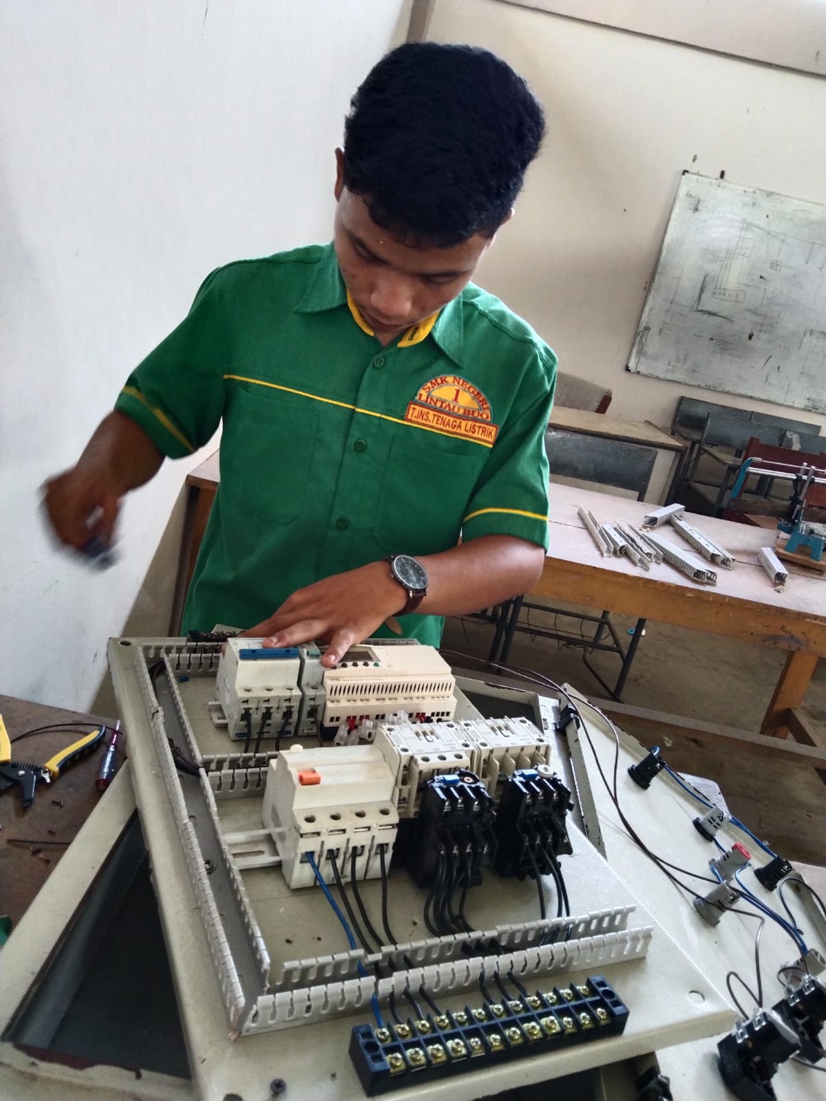 Teknik Instalasi Tenaga Listrik